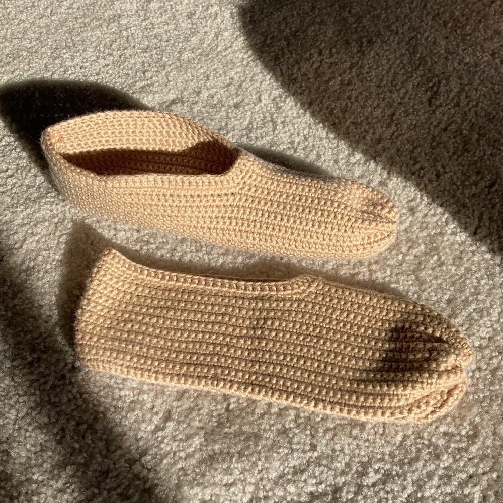 handmade crochet beige socks / slippers